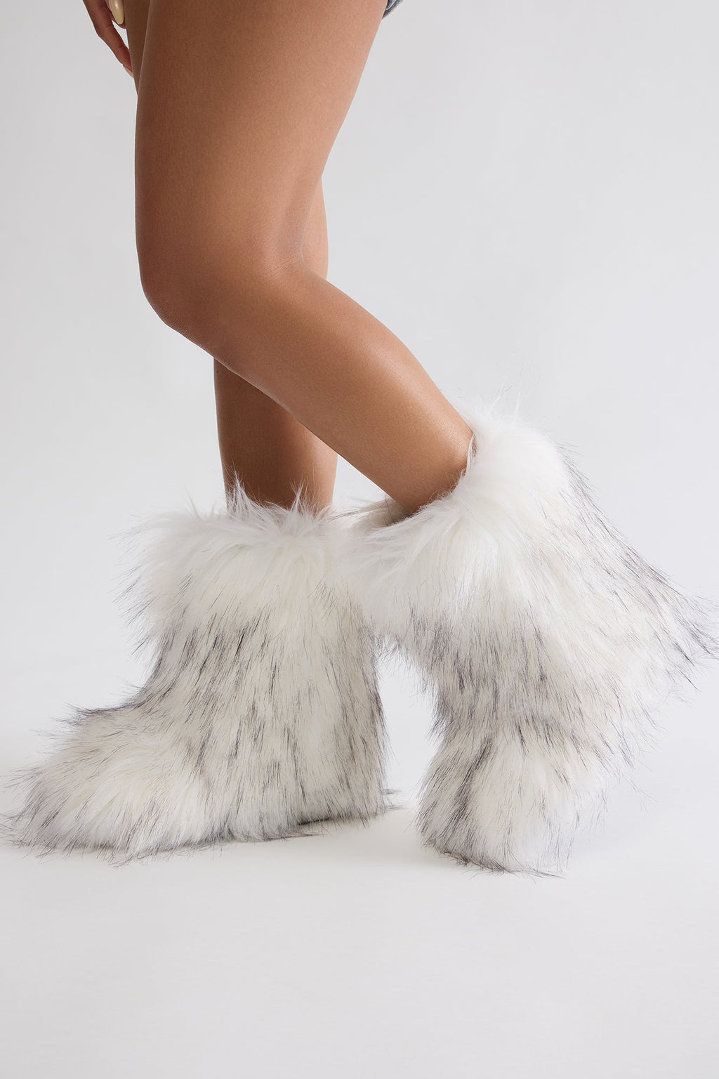 Chilly Days Booties - White/combo