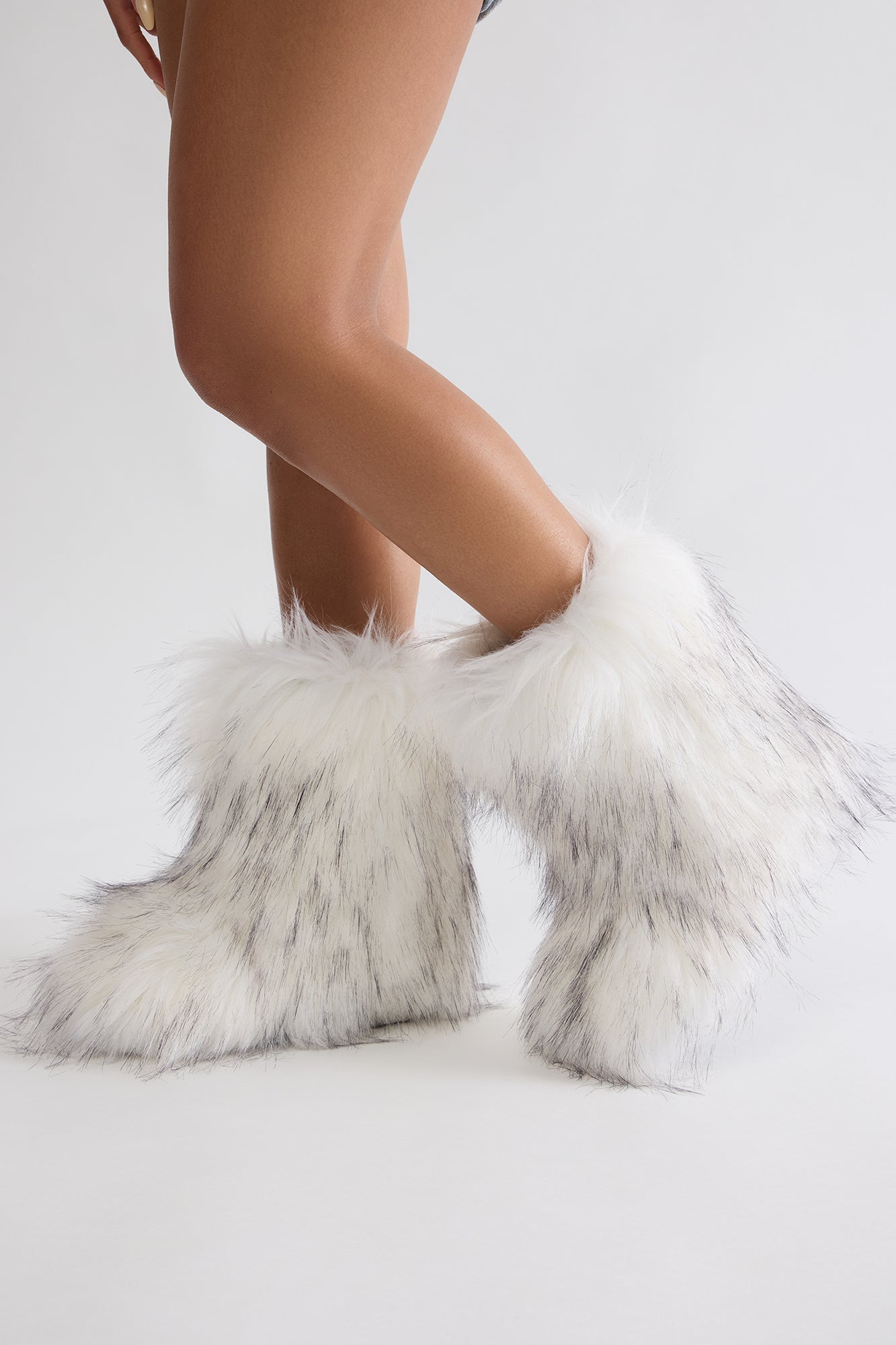 Chilly Days Booties - White/combo