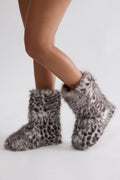 Chilly Days Booties - White/Black