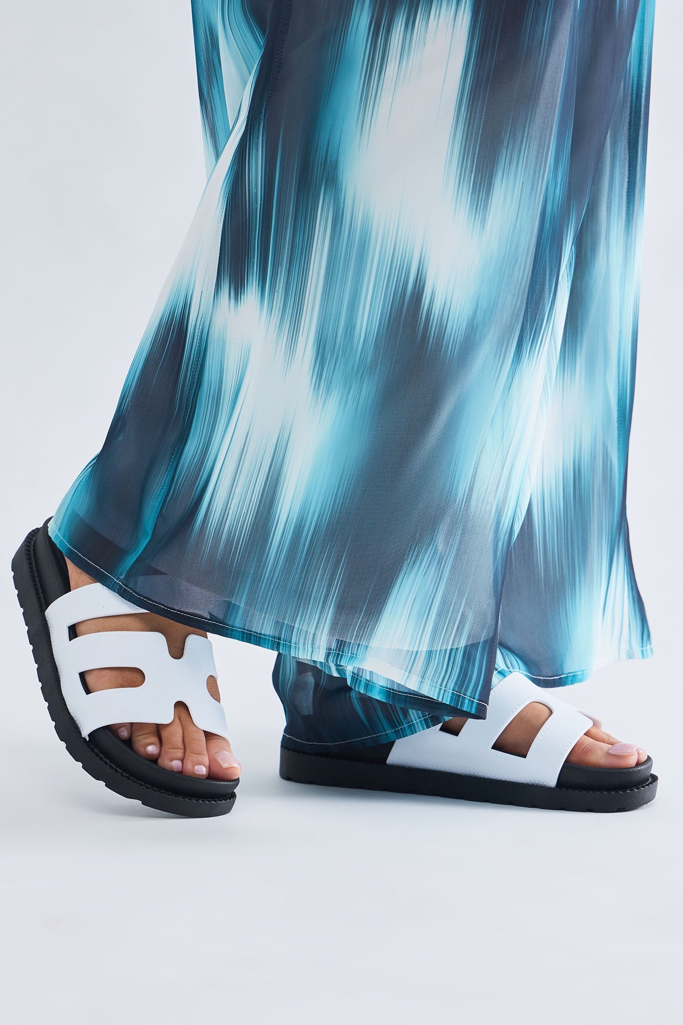 Making Statements Casual Slides - White